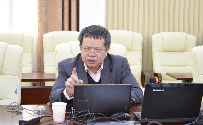 圖為蔣文沛副院長在座談會上發表講話