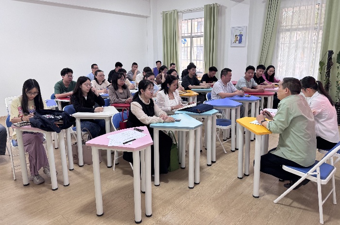 1744599061515018152.jpg 會議現場2.jpg