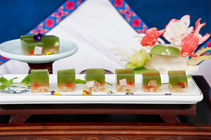 1745282875810028381.jpg 6.涼菜作品“輕食石斛水晶凍”_副本.jpg