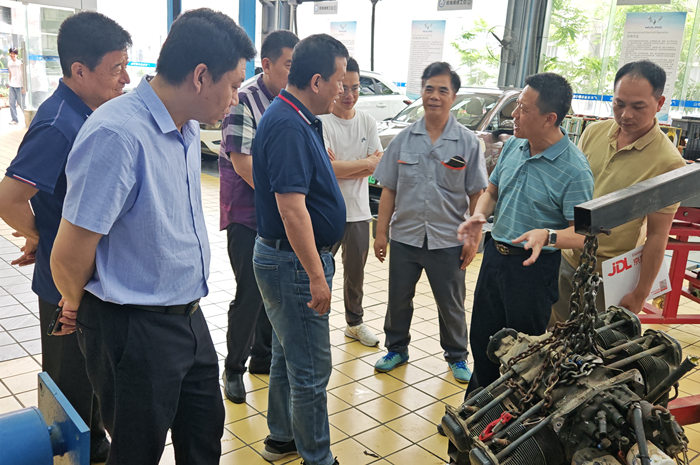 1745975238534061662.jpg 參觀仿真4S維修(xiū)車間(jiān)_副本.jpg