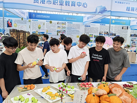 1747381611352030665.jpg 鑒定象形麵點“真假”.jpg